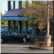 Lexus Resto-Bar Side View from St-Joseph Blvd